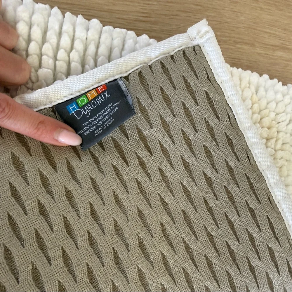Bundle of Two Bath Mats